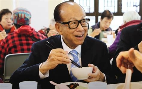 李嘉誠96歲|96歲李嘉誠精神奕奕頻亮相！退休後做6件事養生 飲食以OO為。